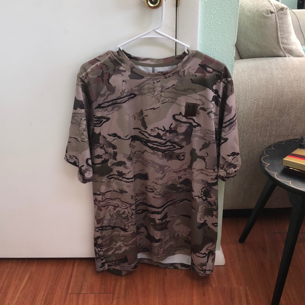 Underarmor camo shirt